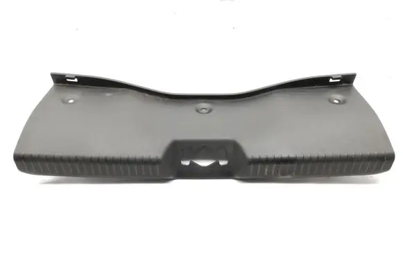 Trunk/boot sill cover protection