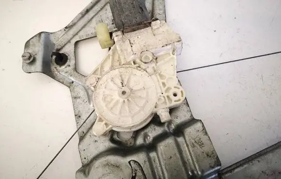 Volkswagen Crafter Front door window regulator motor A0068205442 995185103