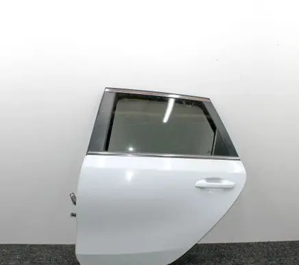 KIA Ceed Rear door 