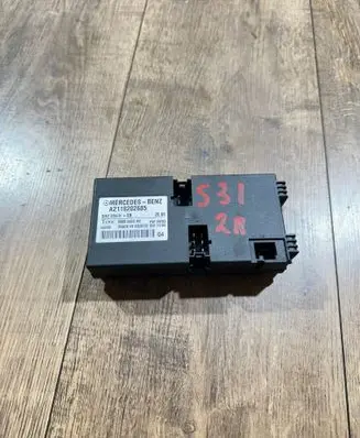 Mercedes-Benz E W211 Seat heating relay A2118202685 00005822A8