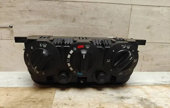 Mercedes-Benz A W168 Climate control unit 1688302085