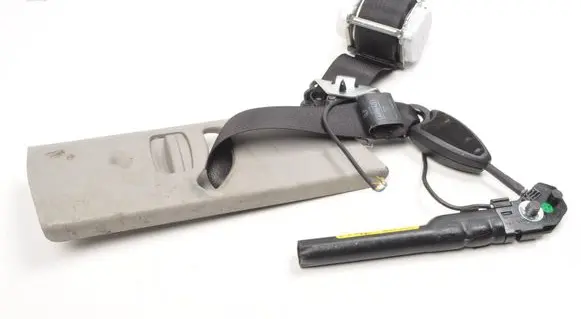 Opel Meriva B Front seatbelt 39050200