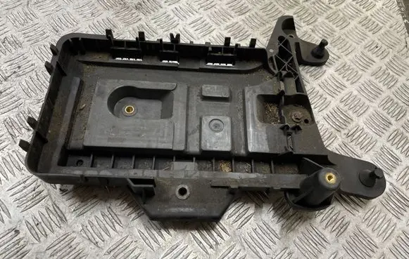 Battery tray