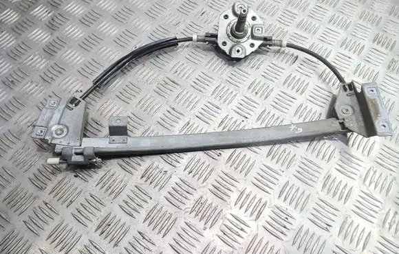 Rear door manual window regulator