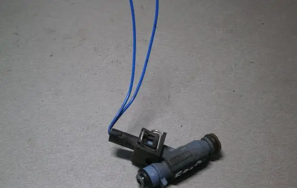 Smart ForTwo I Fuel injector 0280155814 0003099v004