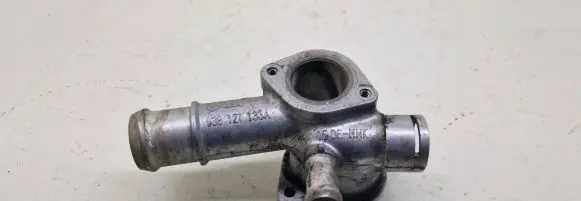 Audi A6 S6 C5 4B Engine coolant pipe/hose 038121133A