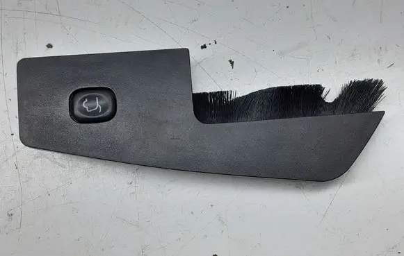 Lancia Voyager Tailgate/trunk/boot open switch P04602751AA