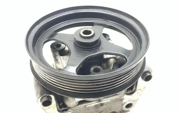 Jaguar XJ X350 Power steering pump 2W933D673CA DRM9901611129