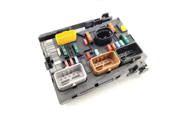 Peugeot 207 Fuse module 9661708180