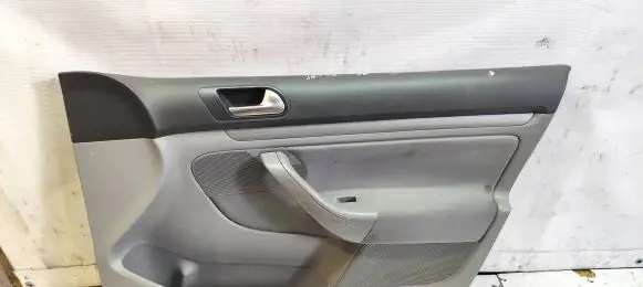 Volkswagen Jetta V Front door card panel trim