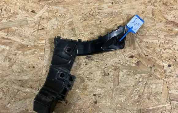 Suzuki SX4 Rear bumper mounting bracket