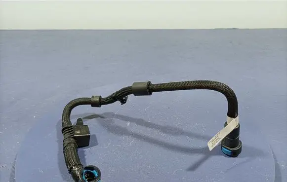 Audi A4 S4 B7 8E 8H Fuel line pipe 8598158