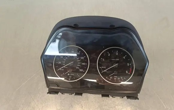 BMW X1 F48 F49 Speedometer (instrument cluster) 17649411 9295445 007064010