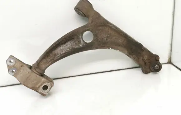Volkswagen PASSAT B6 Front lower control arm/wishbone 3C0407153B