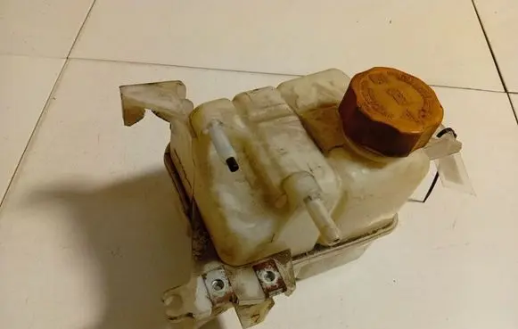 Opel Antara Coolant expansion tank/reservoir 96837836