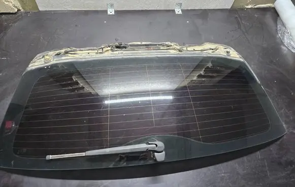BMW 3 E90 E91 Opening tailgate glass 