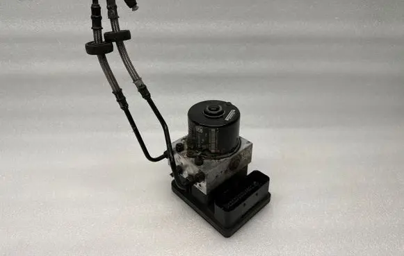 Audi A3 S3 8L ABS Pump 1J0614517E