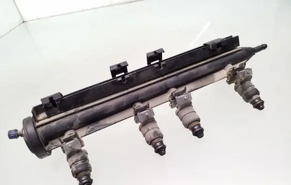 Volkswagen Golf Plus Fuel injectors set 06A906031BT 06A133317AS