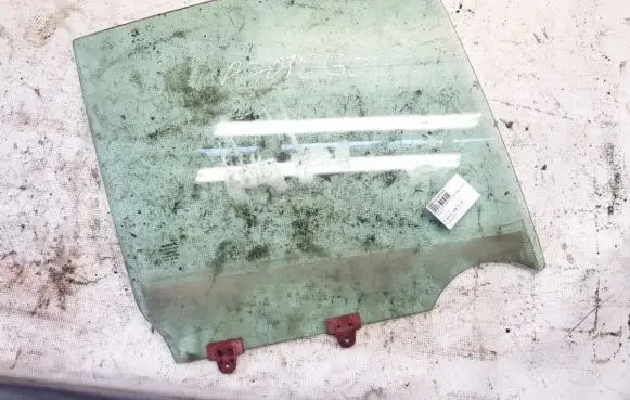 Nissan Almera N16 Rear door window glass 43r001582 43r-001582