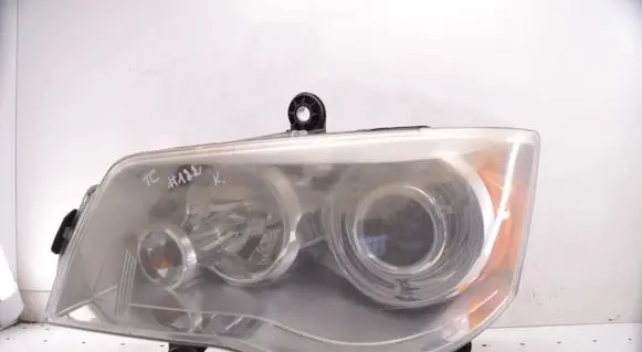 Chrysler Town & Country V Headlight/headlamp 05113335AE 5DV00900000