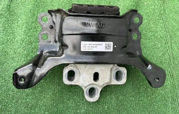 Volkswagen Golf VII Gearbox mount 5Q0199555AP