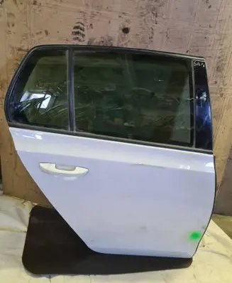 Volkswagen Golf VI Rear door