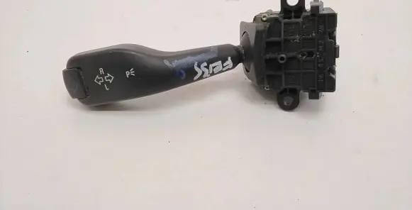 BMW 7 E38 Indicator stalk 8363668K 01104010