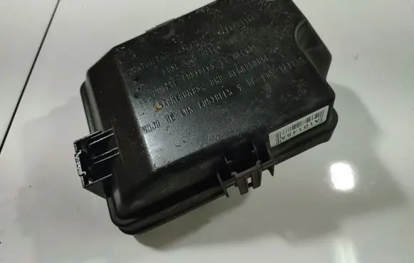 Iveco Daily 30.8 - 9 Fuse box cover 69500167