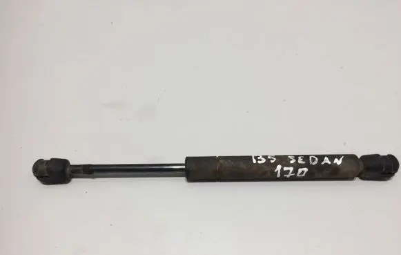 Volkswagen PASSAT B5 Tailgate/trunk strut/damper 3B5827550A