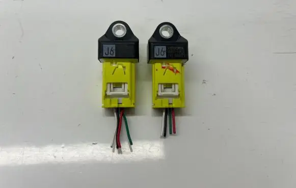 Toyota C-HR I Airbag deployment crash/impact sensor 89831F4010 5937GQ7SJ