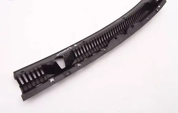 Suzuki Grand Vitara I Wiper trim 77311