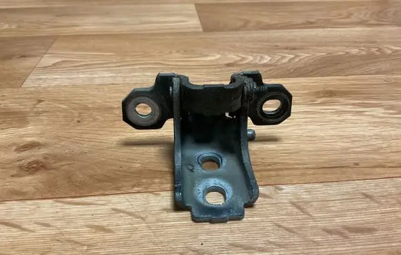 Renault Megane III Front door upper hinge 80400011