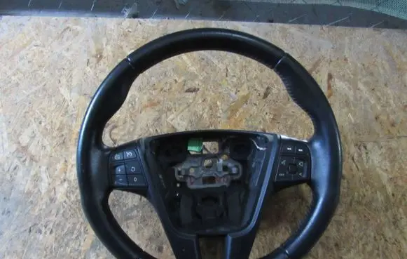 Volvo V40 Steering wheel