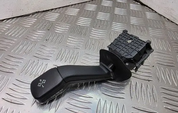 BMW 7 E38 Indicator stalk 8352014