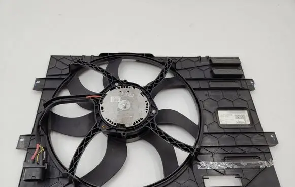 Volkswagen Multivan T5 Electric radiator cooling fan 7E0121201AA