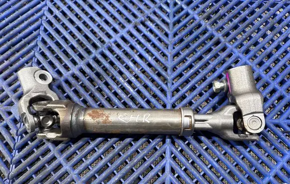 Toyota C-HR I Steering column universal joint