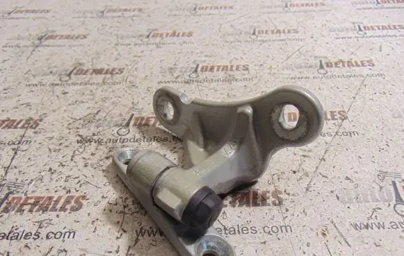 Mercedes-Benz A W169 Front door upper hinge
