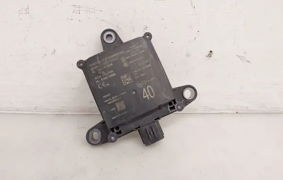 Lexus ES 300h (7th Gen) Blind spot module 8816233040 4135ASRR3A H20046