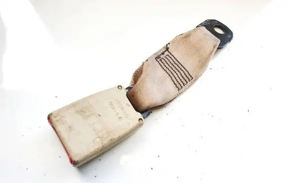 Lexus RX 300 Rear seatbelt buckle d016001