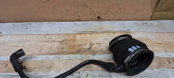 Ford Focus Air intake hose/pipe 3S4U9R504AB 3S4U9R504