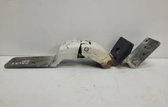 Nissan Interstar Loading door lower hinge 