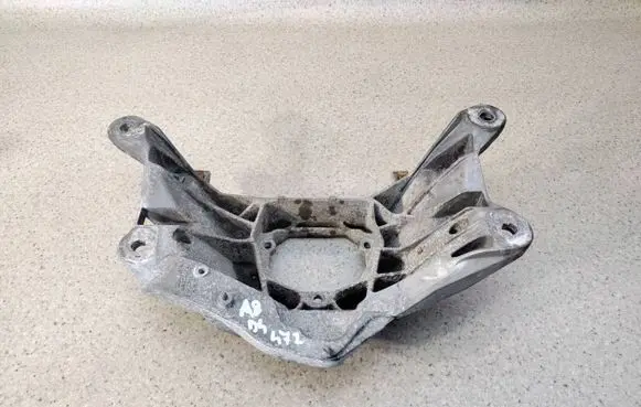 Audi A8 S8 D4 4H Gearbox mounting bracket 4H0399263A