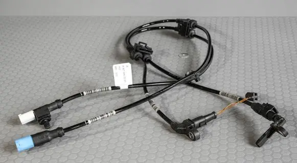 Mercedes-Benz Sprinter W907 W910 ABS wheel speed sensor A9075402005