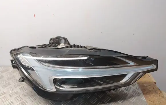 Volvo XC60 Headlight/headlamp 31420412