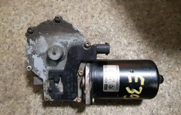 BMW 5 E39 Wiper motor 8360603 404202