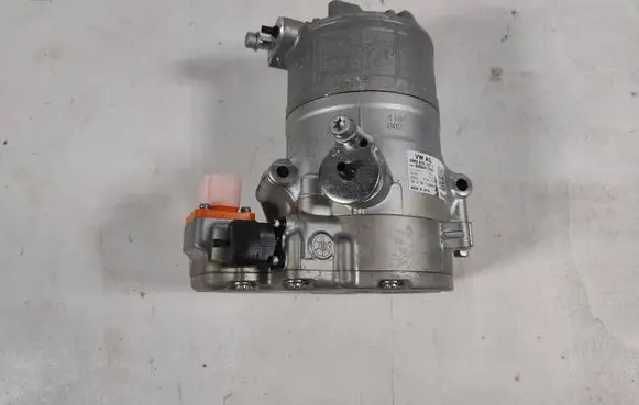Audi Q7 4M Air conditioning (A/C) compressor (pump) 4M0816797E 8906411054