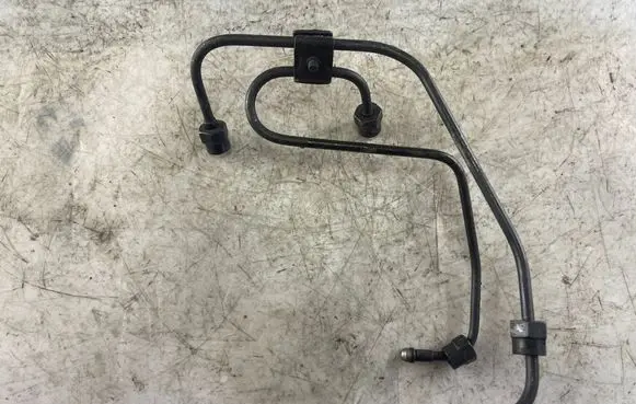 Mitsubishi Pajero Sport I Fuel injector supply line/pipe 