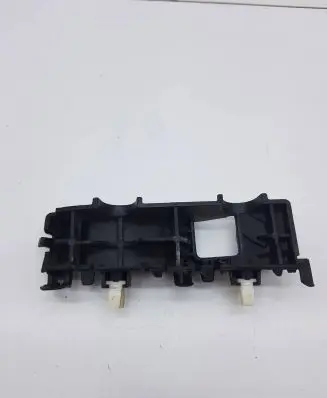 Fender mounting bracket