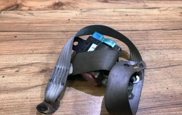Mazda Premacy Front seatbelt t89241t