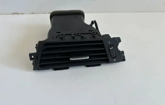 BMW 3 E90 E91 Dashboard air vent grill cover trim 91304609